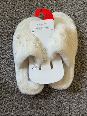 Primark Pearl Cream Memory Foam Slippers Size UK3/4, US 5/6
